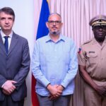 Le Premier ministre Fils-Aimé échange avec l’Ambassadeur du Brésil et le Chef des Forces armées sur la sécurité et les élections 5 IMG 3526