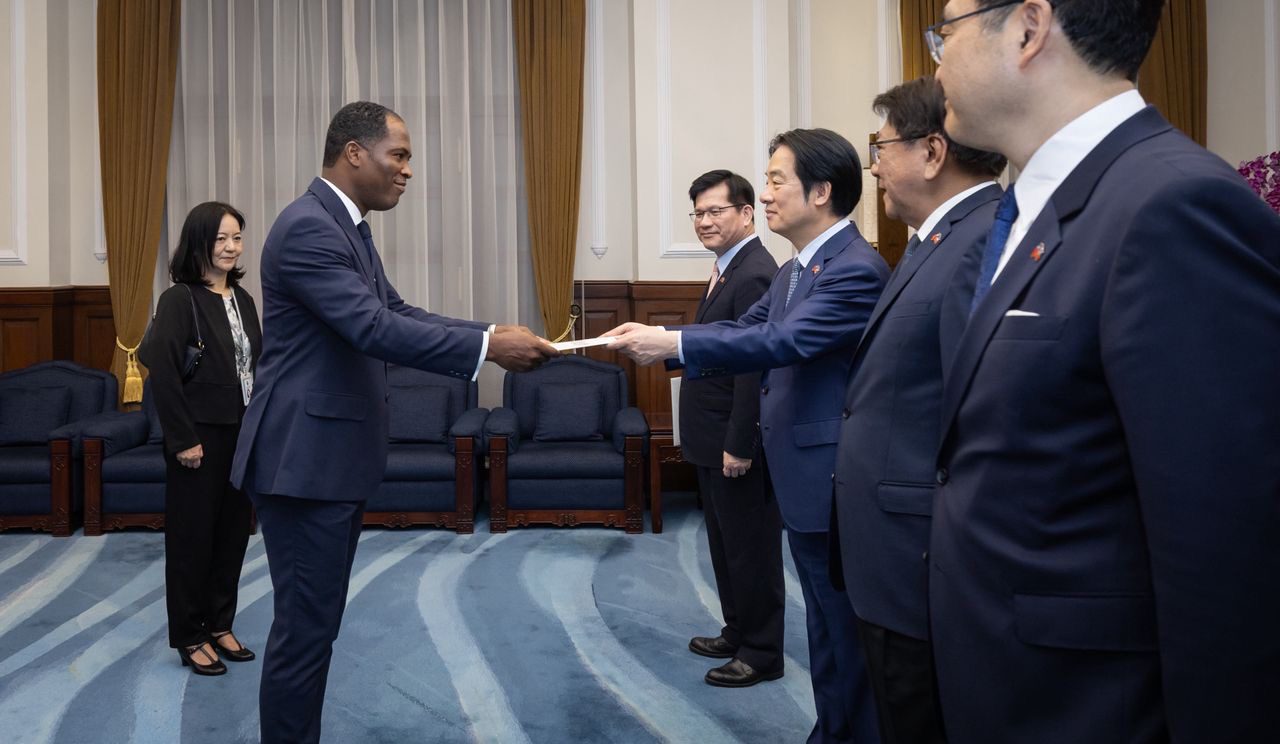 e46211c3 6e2a 4fb6 b081 59bc92eace21