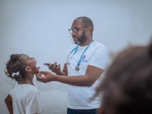  Haïti : la Fondation AIC soigne 300 patients gratuitement à Savane, Olivier Barrau présent sur le terrain