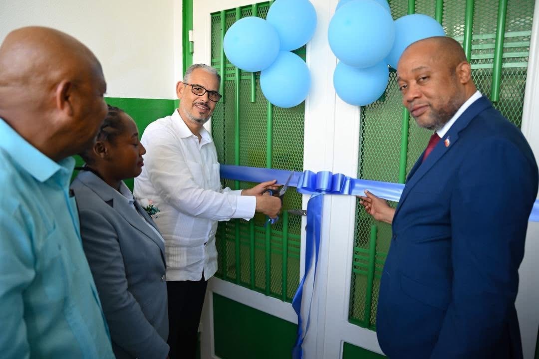 Le Premier ministre Alix Didier Fils-Aimé lors de l’inauguration du laboratoire de biologie moléculaire à l’Hôpital général des Cayes