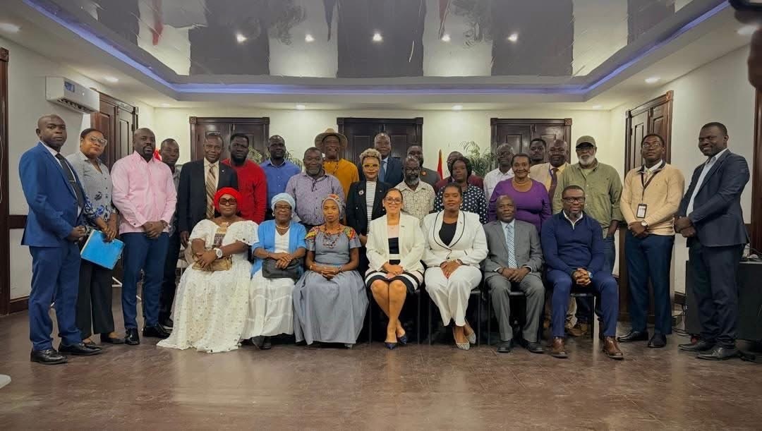 La ministre des Affaires étrangères Raina Forbin en dialogue avec les leaders religieux du Nord à la mairie du Cap-Haïtien pour renforcer la cohésion sociale et la stabilité nationale en Haïti.