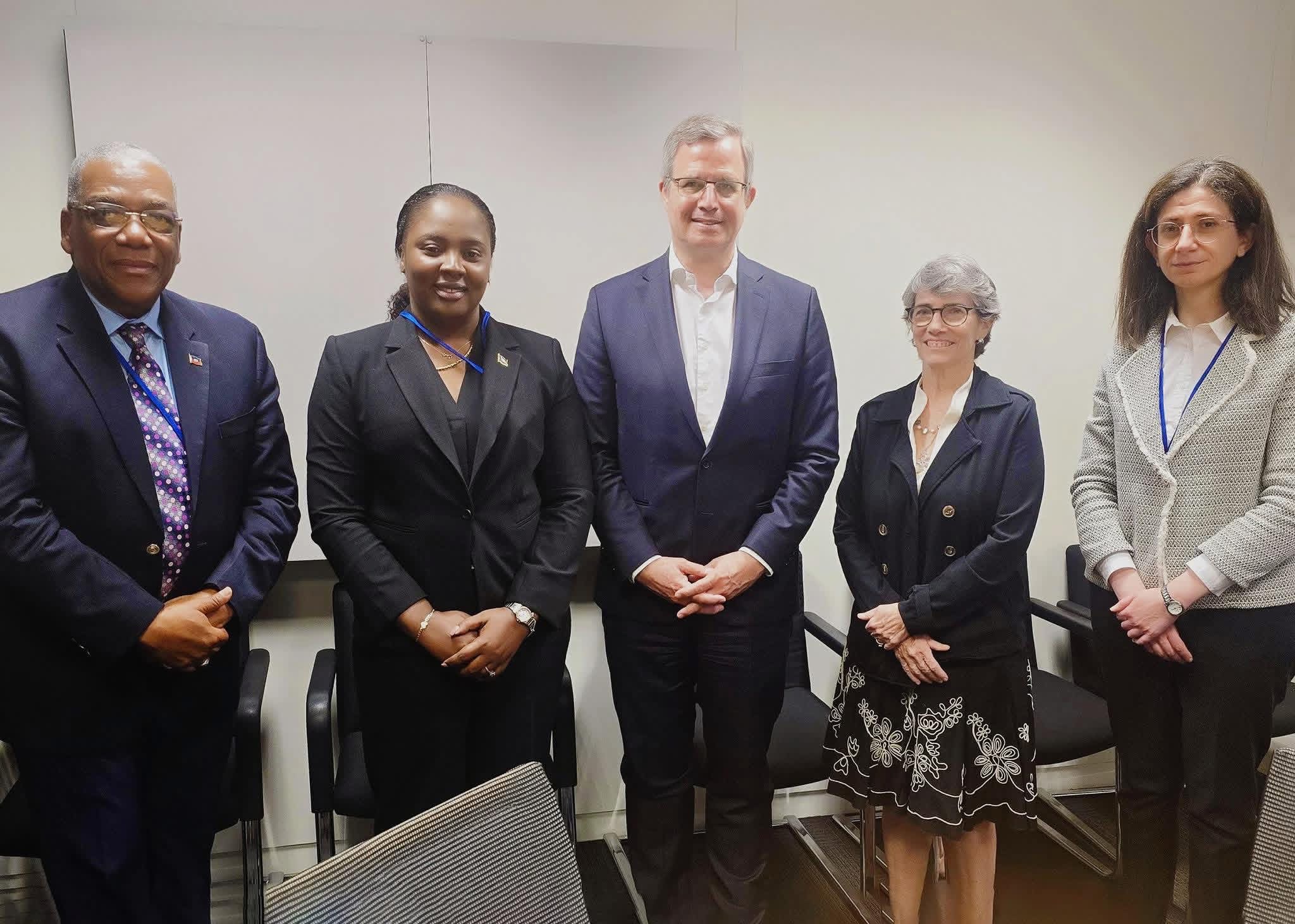 La ministre de la Planification Dr Sandra Paulemon en séance de travail avec la délégation d’ODI Global conduite par Hans Peter Lankes à Washington, en marge des réunions de printemps du FMI et de la Banque mondiale.