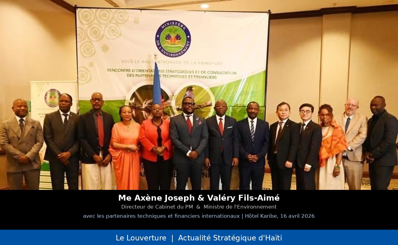 Le ministre de l’Environnement Valéry Fils-Aimé et les partenaires internationaux lors de la table sectorielle environnementale tenue à l’Hôtel Karibe de Pétion-Ville pour renforcer la coordination des interventions en Haïti.