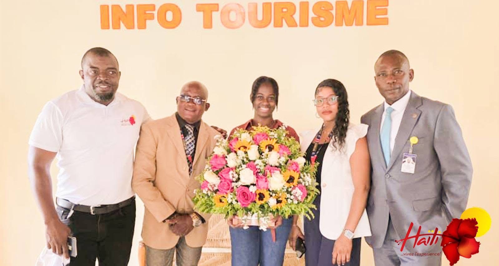 Abigaïl Alexandre, lauréate du concours International Eloquentia, accueillie par la Ministere du Tourisme à Port-au-Prince.