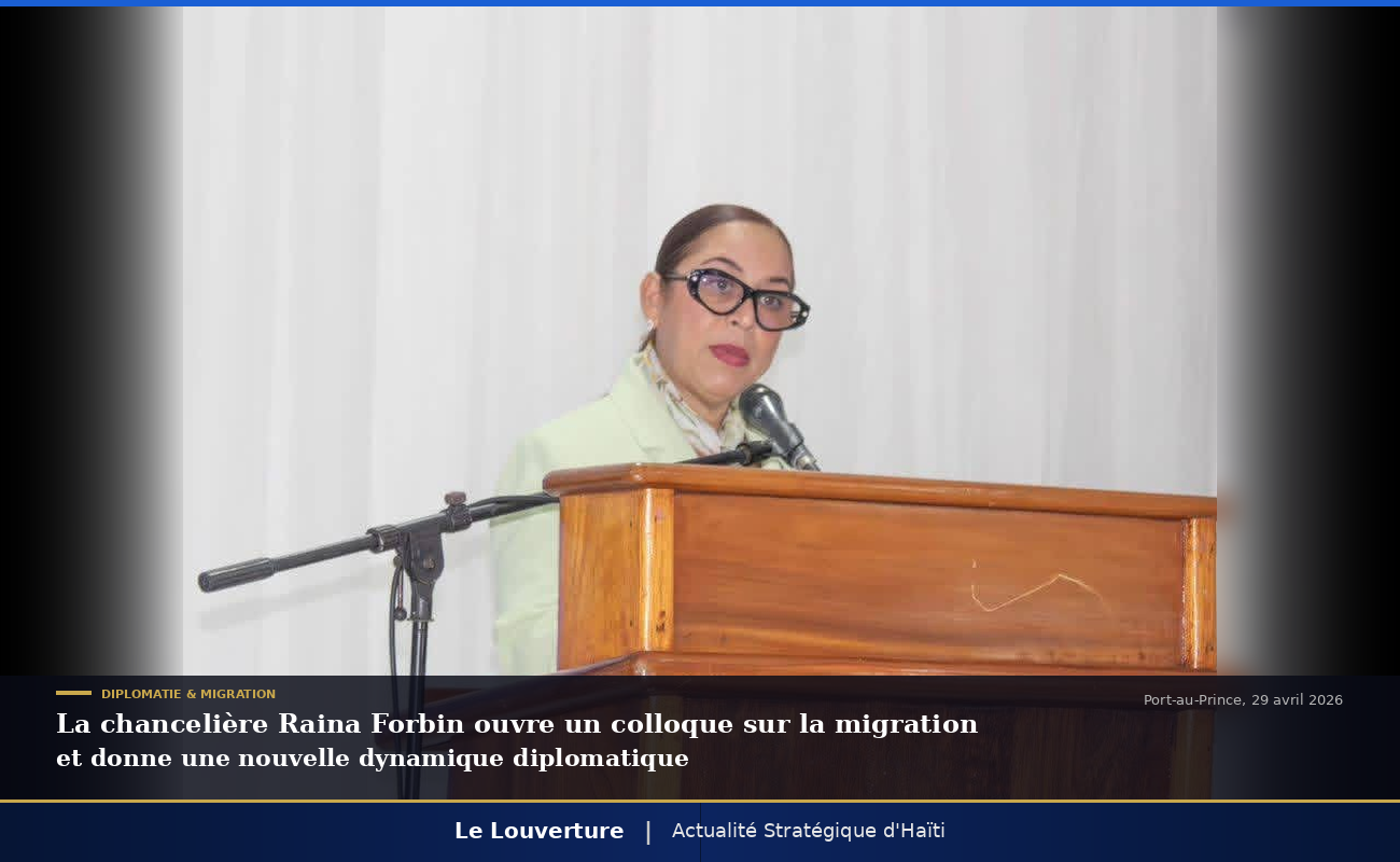 La chancelière haïtienne Raina Forbin à la tribune lors de l’ouverture du colloque national sur la migration, Port-au-Prince, 29 avril 2026.