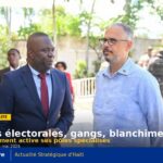 Alix Didier Fils-Aimé inspecte les locaux des futurs pôles judiciaires spécialisés à Port-au-Prince aux côtés du ministre Patrick Pélissier et de responsables judiciaires.