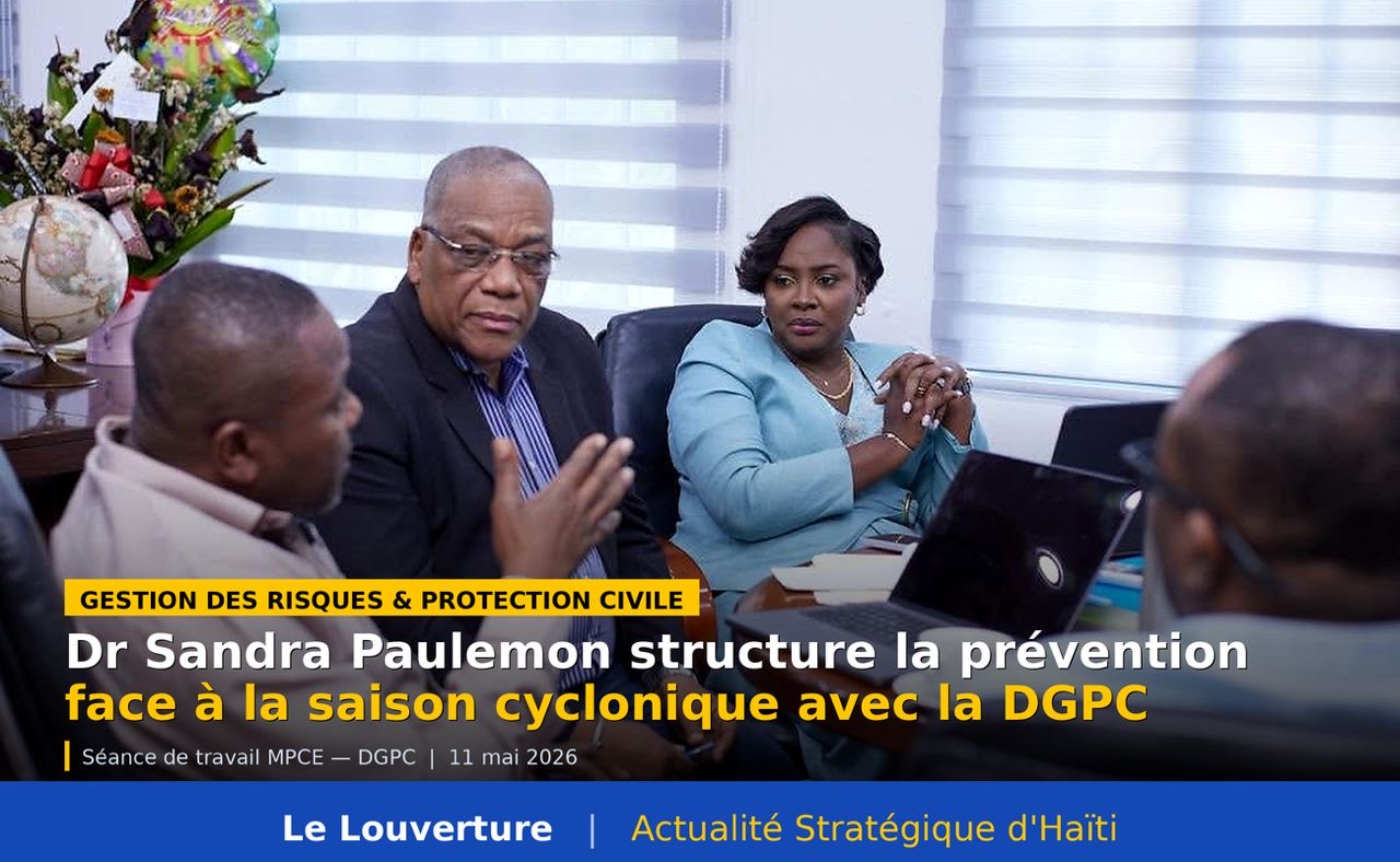 Dr Sandra Paulemon entourée de Paul Ruddy Mentor et Frantz Bastien lors de la séance de travail avec la DGPC à Port-au-Prince, le 11 mai 2026.