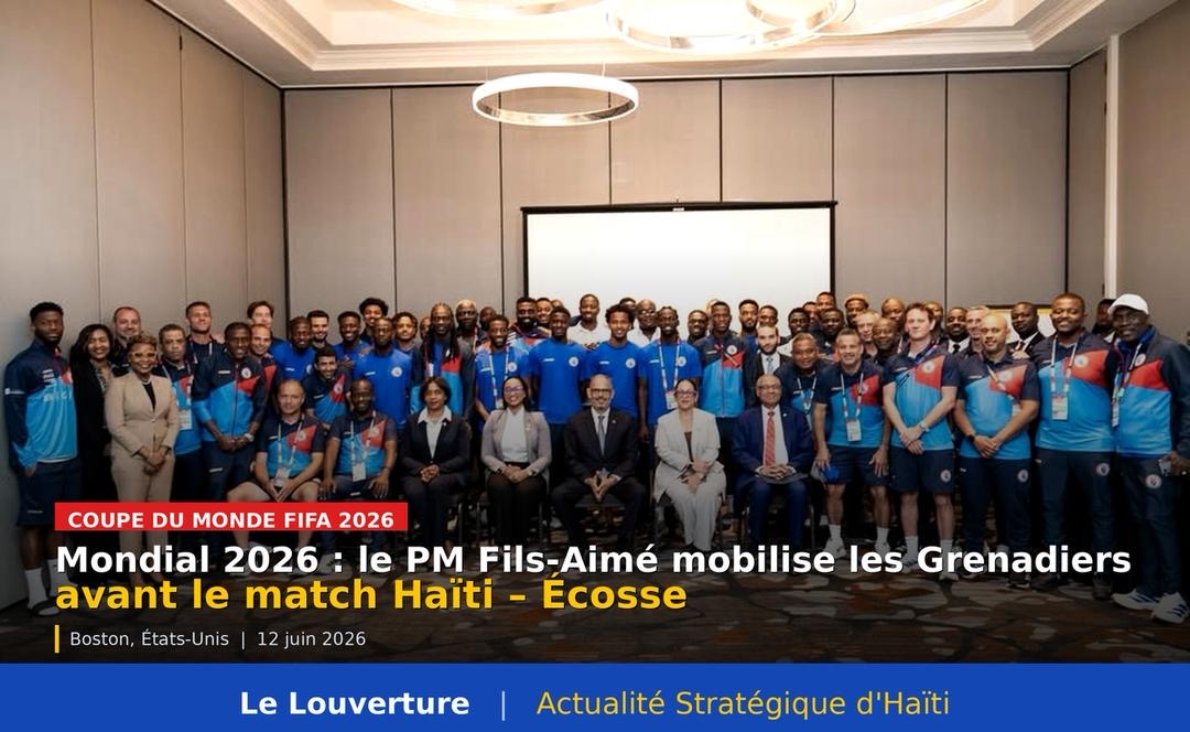 Le Premier ministre haïtien Alix Didier Fils-Aimé rencontrant les joueurs de la sélection nationale de football d’Haïti à Boston avant le match d’ouverture de la Coupe du Monde 2026 contre l’Écosse.