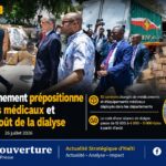 Le Premier ministre Alix Didier Fils-Aimé et le ministre de la Santé Sinal Bertrand supervisent le départ de camions transportant des médicaments et du matériel médical à Maïs-Gâté.