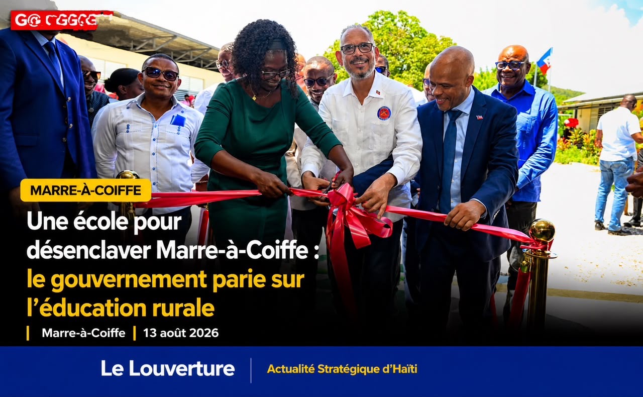 Le Premier ministre Alix Didier Fils-Aimé coupant le ruban inaugural de l'École Nationale de Marre-à-Coiffe, entouré de membres du gouvernement et d'autorités locales, Aquin, 13 août 2026
