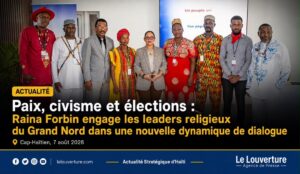 Raina Forbin entourée de leaders religieux lors d’une rencontre sur la paix, le civisme et les élections à Cap-Haïtien.