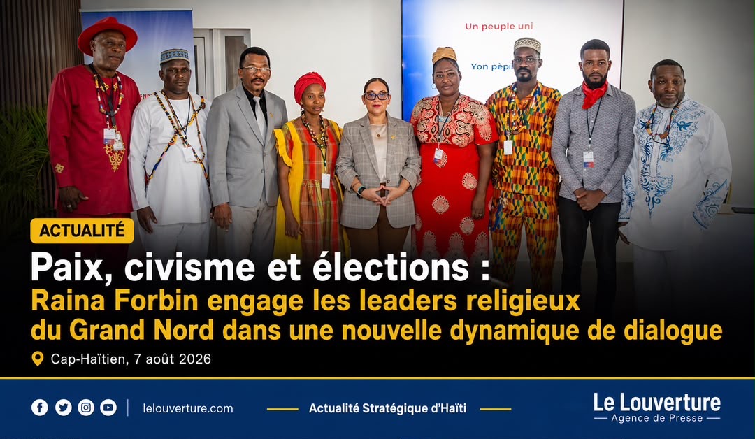 Raina Forbin entourée de leaders religieux lors d’une rencontre sur la paix, le civisme et les élections à Cap-Haïtien.
