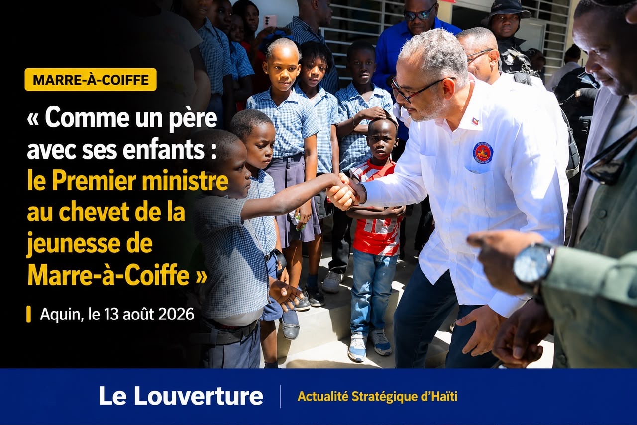 « Comme un père avec ses enfants : le Premier ministre au chevet de la jeunesse de Marre-à-Coiffe » 33 Le Premier ministre Alix Didier Fils-Aimé s'entretient avec des élèves lors de l'inauguration de l'École Nationale de Marre-à-Coiffe, à Aquin, le 13 août 2026.