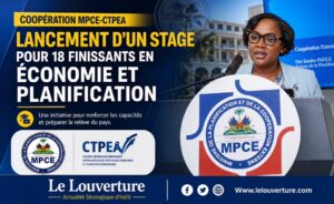 La ministre Sandra Paulemon entourée des dix-huit stagiaires finissants du CTPEA lors de la cérémonie de lancement du programme au MPCE à Port-au-Prince.