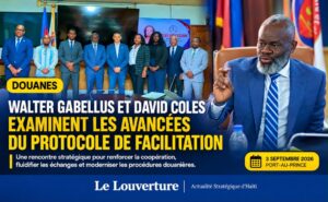 Des représentants du MEF, de l’AGD et de l’ADIH lors d’une réunion sur la facilitation douanière.