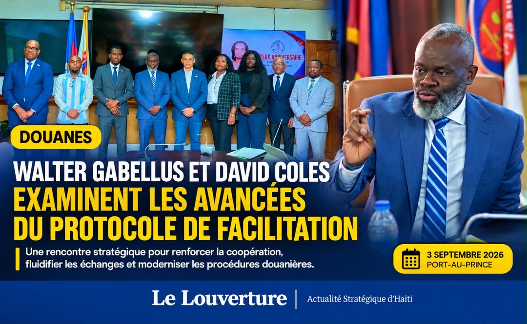 Des représentants du MEF, de l’AGD et de l’ADIH lors d’une réunion sur la facilitation douanière.