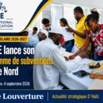 Des parents déposent leurs demandes dans le cadre du programme de subventions scolaires du FNE à l’École nationale Félix Box, au Cap-Haïtien.