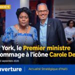 Le Premier ministre Alix Didier Fils-Aimé salue l'artiste Carole Demesmin à New York.