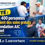 Des habitants de Jacmel attendant une consultation gratuite lors de la clinique mobile de la Fondation AIC au Lycée Pinchinat.
