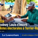 Rodney Louis lors de son inscription sur les listes électorales à Terrier-Rouge.