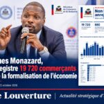 Le ministre du Commerce et de l'Industrie James Monazard lors d'une activité d'enregistrement des commerçants.